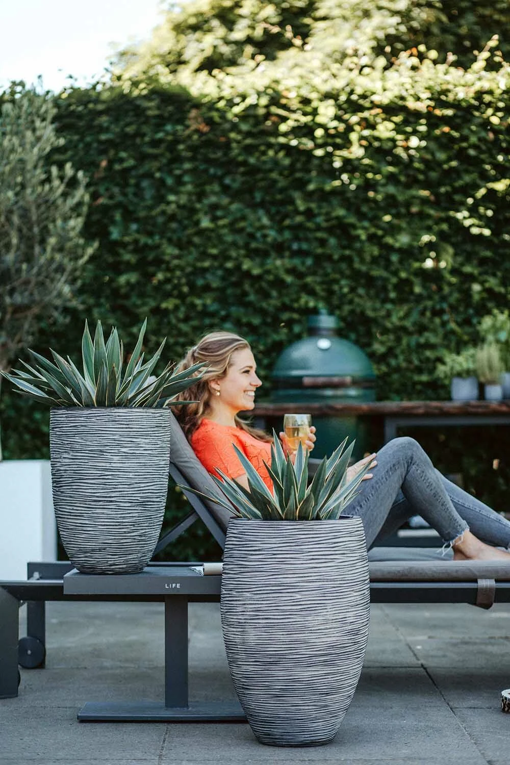 Capi Bloempot Nature Elegant Rib NL - D34 X H46cm - Antraciet 5 Capi Bloempot Nature Elegant Rib NL - D34 X H46cm - Antraciet - Afbeelding 3