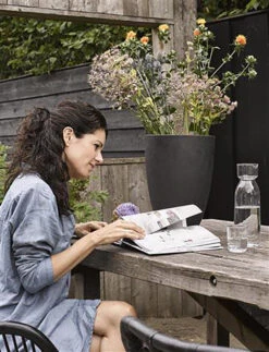 Capi Bloempot Urban Elegant Smooth NL - D26 X H36cm - Zwart -Groen Verkoop vaas elegant laag smooth nl 26x36 zwart bloempot 6 8